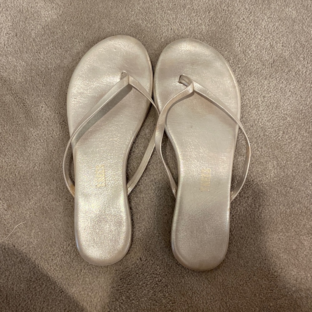 Tkees flip flops